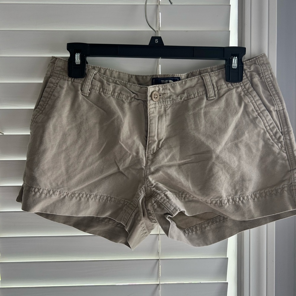 The North Face Tan Cargo Shorts Versatile Summer Essential